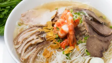 クイティウ ベトナム南部の麺料理 澄んだスープ