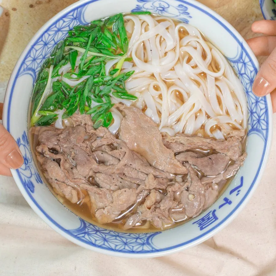 米粉の麺と赤身肉が中心のフォーのカロリー構成