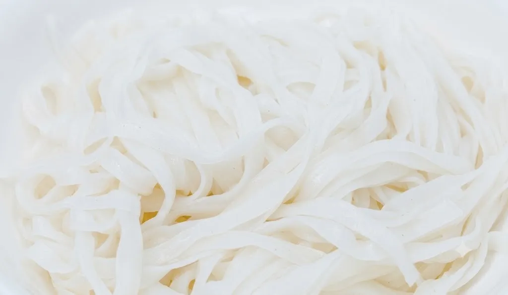 打ちたての生フォー麺