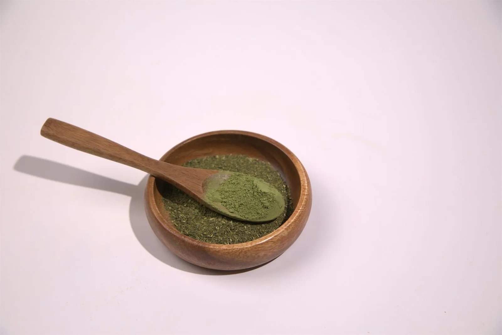 煎茶フォーの麺に練り込む丸孫の一番茶パウダー