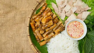 ベトナム生まれの常食米麺「ブン」